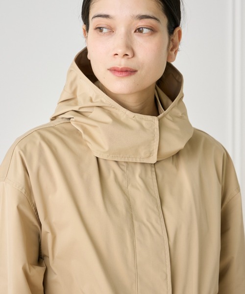 INED（イネド）の「コンパクトツイルストレッチ ショートモッズコート（ブルゾン・レディース・ベージュ/ネイビー・7号/9号）」の8枚目の写真