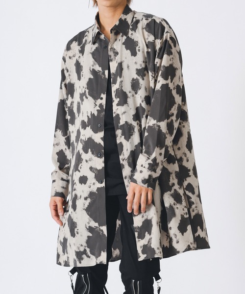 REGIEVO(レジエボ)の「エレガントなロングシャツ(シャツ/ブラウス・メンズ・アイボリー/グレー・LARGE/MEDIUM)」の17枚目の写真
