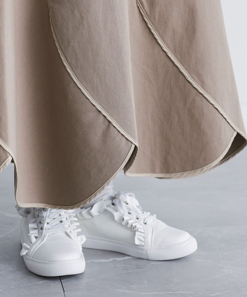 somari imagination（ソマリ イマジネーション）の「『カーブ切り替えパイピングスカート』（スカート・レディース・ベージュ/チャコール・2/1）」の18枚目の写真