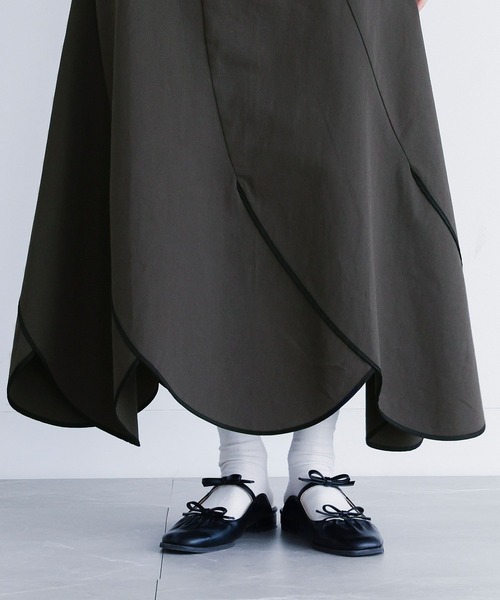 somari imagination（ソマリ イマジネーション）の「『カーブ切り替えパイピングスカート』（スカート・レディース・ベージュ/チャコール・2/1）」の12枚目の写真