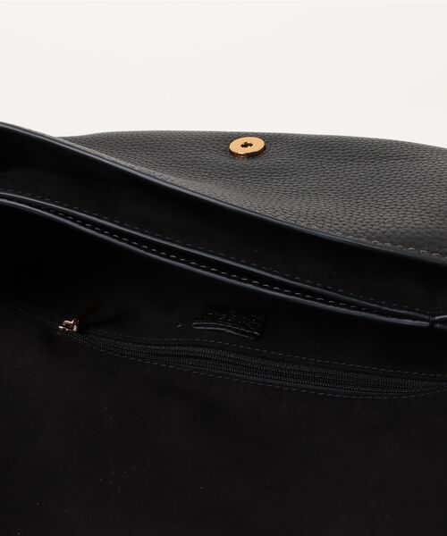 FOSSIL(フォッシル)の「フォッシル 肩かけバッグ レディース レザー ブラック スマホ収納可 ZB11116001(ショルダーバッグ・レディース・ブラック・FREE)」の7枚目の写真