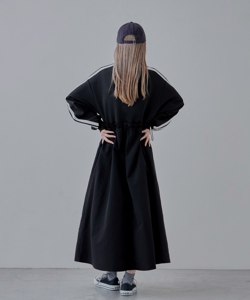 etoll.（エトル）の「ハーフジップトラックジャージドッキングワンピース（ワンピース・レディース・アイボリー/ブラック・M）」の7枚目の写真