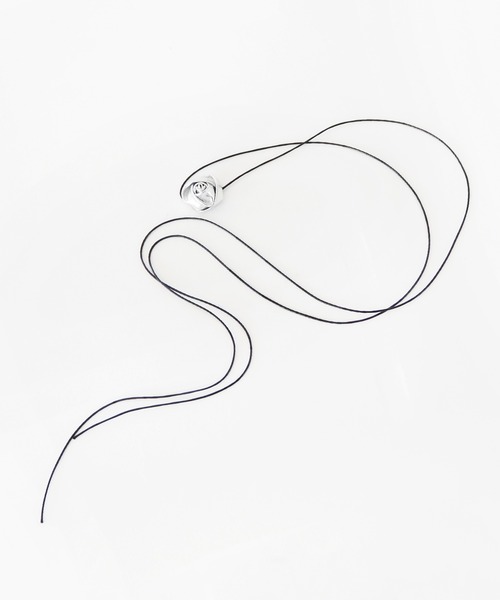 Casselini（キャセリーニ）の「Casselini(キャセリーニ)バラモチーフチョーカー（チョーカー・レディース・シルバー/ブラック・FREE）」の6枚目の写真