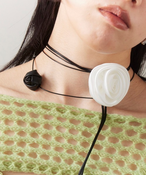 Casselini（キャセリーニ）の「Casselini(キャセリーニ)バラモチーフチョーカー（チョーカー・レディース・シルバー/ブラック・FREE）」の7枚目の写真