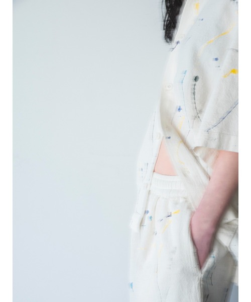k3&co.（ケイスリーアンドコー）の「PAINT SHIRT（シャツ/ブラウス・レディース・アイボリー・ONE SIZE）」の6枚目の写真