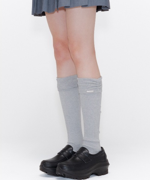 Miseki SEOUL（ミセキソウル）の「Shirring knee socks（ソックス/靴下・レディース・ブラック/グレー/アイボリー/チャコール・OS）」の4枚目の写真