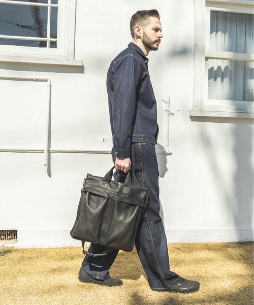 MR.OLIVE(ミスターオリーブ)の「IMPERMA-LEATHER / HELMET BAG(トートバッグ・メンズ・ブラック・FREE)」の7枚目の写真