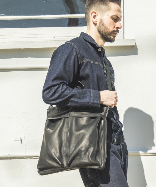 MR.OLIVE(ミスターオリーブ)の「IMPERMA-LEATHER / HELMET BAG(トートバッグ・メンズ・ブラック・FREE)」の10枚目の写真
