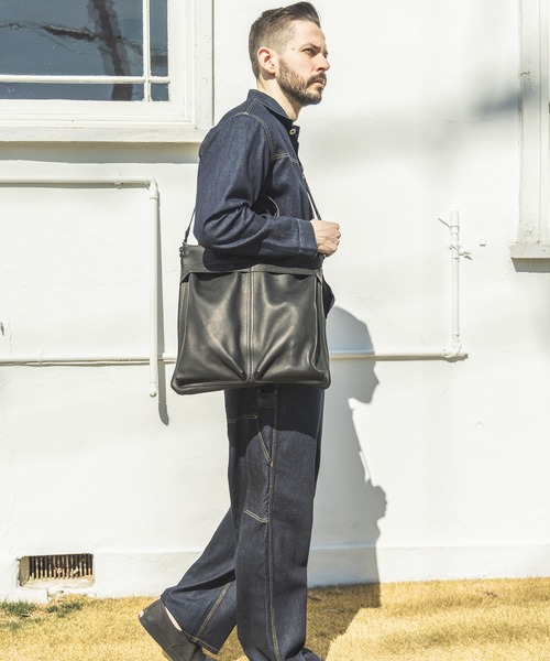 MR.OLIVE(ミスターオリーブ)の「IMPERMA-LEATHER / HELMET BAG(トートバッグ・メンズ・ブラック・FREE)」の11枚目の写真