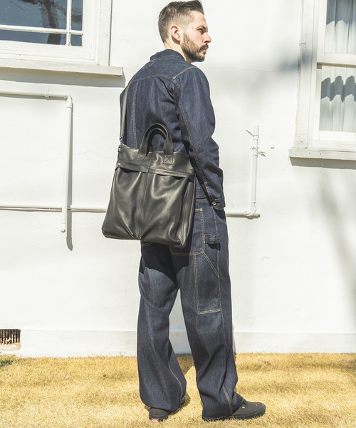 MR.OLIVE(ミスターオリーブ)の「IMPERMA-LEATHER / HELMET BAG(トートバッグ・メンズ・ブラック・FREE)」の14枚目の写真