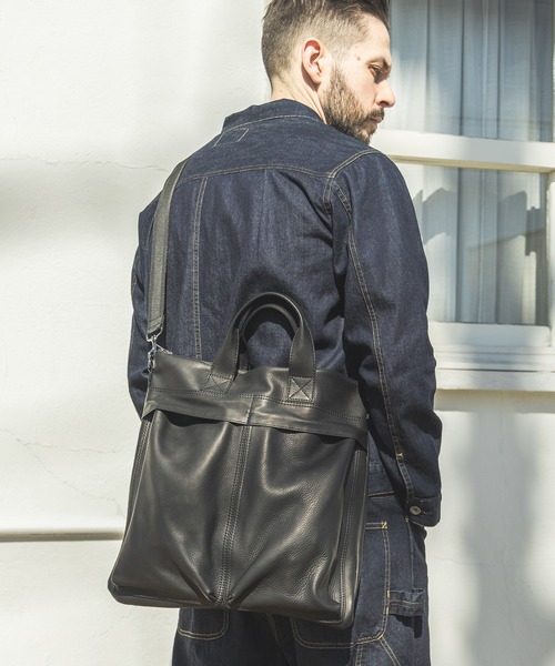MR.OLIVE(ミスターオリーブ)の「IMPERMA-LEATHER / HELMET BAG(トートバッグ・メンズ・ブラック・FREE)」の16枚目の写真