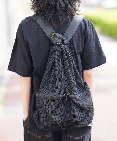 WEEKEND(ER)(ウィークエンダー)の「WEEKEND(ER) ウィークエンダー WKDMESH DW PACK メッシュバックパック(バックパック/リュック・メンズ・イエロー/ブラック/オリーブ/グレー/オレンジ・FREE)」の2枚目の写真