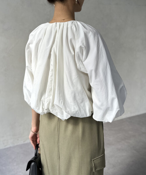 Chez toi（シェトワ）の「ショートギャザーバルーンブラウス（シャツ/ブラウス・レディース・ホワイト/キャメル/ブラック・FREE）」の4枚目の写真