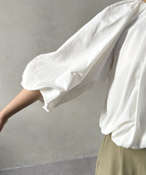 Chez toi（シェトワ）の「ショートギャザーバルーンブラウス（シャツ/ブラウス・レディース・ホワイト/キャメル/ブラック・FREE）」の20枚目の写真