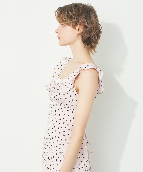 DEICY(デイシー)の「ランダムハートフリルワンピース(ワンピース・レディース・ピンク/ライトベージュ・1/0)」の10枚目の写真