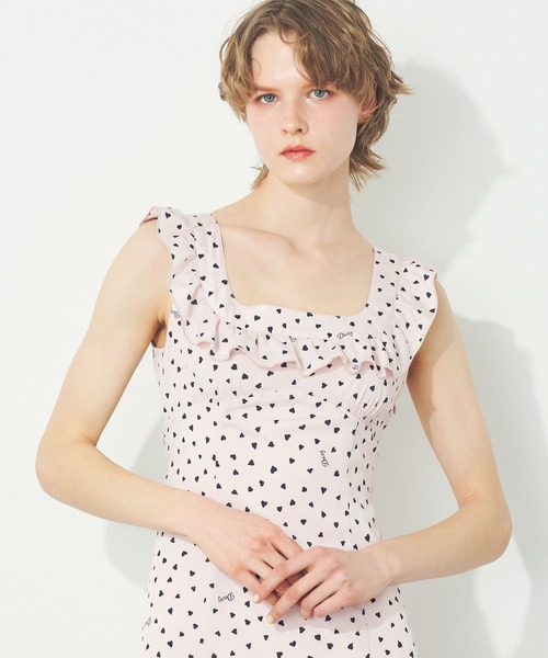 DEICY(デイシー)の「ランダムハートフリルワンピース(ワンピース・レディース・ピンク/ライトベージュ・1/0)」の5枚目の写真