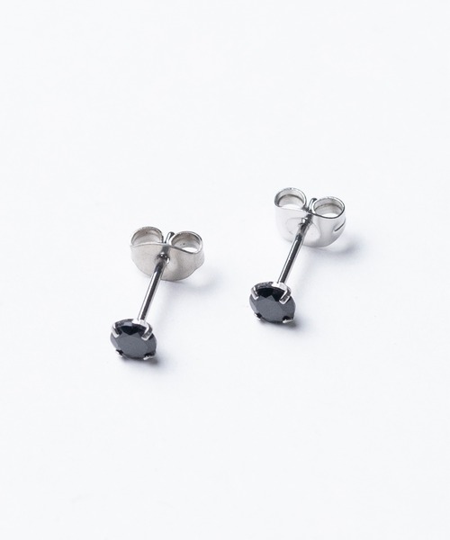 ADPOSION(アドポーション)の「4mm ジルコニア ステンレスピアス / ペア ワンポイントピアス(ピアス(両耳用)・レディース・ブラック×ブラック/ブラック×シルバー/シルバー/クリア・FREE)」の3枚目の写真