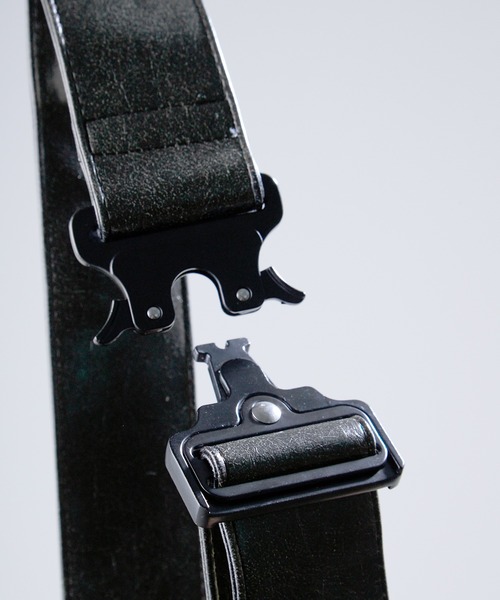 CIASENSE(シアセンス)の「Metal Buckle Shoulder Bag/Tote Bag/メタルバックル合皮ショルダーバッグ/トートバッグ(ショルダーバッグ・メンズ・ブラック/グレー・FREE)」の5枚目の写真