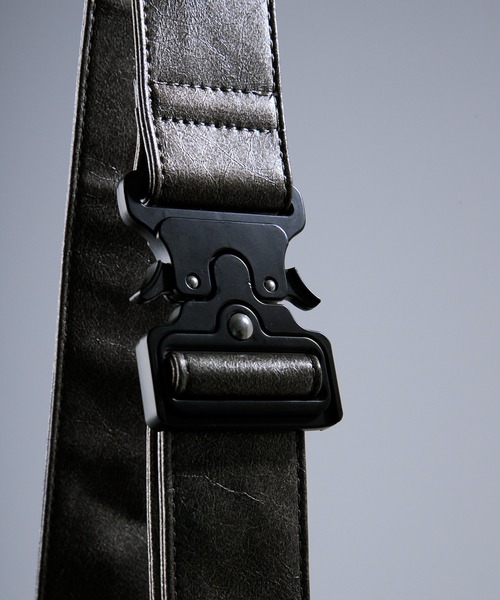 CIASENSE(シアセンス)の「Metal Buckle Shoulder Bag/Tote Bag/メタルバックル合皮ショルダーバッグ/トートバッグ(ショルダーバッグ・メンズ・ブラック/グレー・FREE)」の16枚目の写真