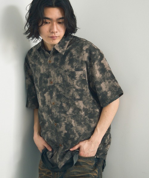 Shoowtime（ショウタイム）の「Big silhouette abstract all-over print draped short-sleeved shirt / ビッグシルエットアブストラクト総柄ドレープ半袖シャツ（シャツ/ブラウス・メンズ・ダークブラウン系/グレー系・X-LARGE/LARGE/MEDIUM）」の19枚目の写真