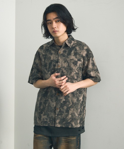 Shoowtime（ショウタイム）の「Big silhouette abstract all-over print draped short-sleeved shirt / ビッグシルエットアブストラクト総柄ドレープ半袖シャツ（シャツ/ブラウス・メンズ・ダークブラウン系/グレー系・X-LARGE/LARGE/MEDIUM）」の16枚目の写真