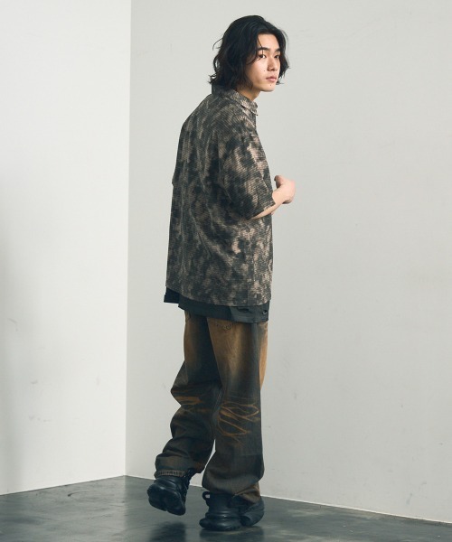 Shoowtime（ショウタイム）の「Big silhouette abstract all-over print draped short-sleeved shirt / ビッグシルエットアブストラクト総柄ドレープ半袖シャツ（シャツ/ブラウス・メンズ・ダークブラウン系/グレー系・X-LARGE/LARGE/MEDIUM）」の8枚目の写真