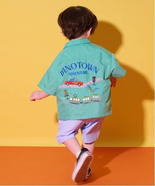 kladskap（クレードスコープ）の「恐竜×乗り物刺しゅう半袖シャツ（シャツ/ブラウス・キッズ・マスタード/エメラルド・110cm/120cm/90cm/100cm/130cm）」の16枚目の写真