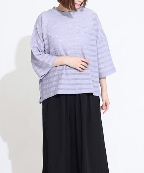 and it_(アンドイット)の「ニットレースワイドプルオーバー(Tシャツ/カットソー・レディース・クリーム/ブラック/グレイッシュベージュ/パープル・M-L)」の4枚目の写真