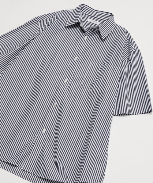 FREAK'S STORE(フリークスストア)の「タイプライター レギュラーカラー ショートスリーブ ストライプシャツ/リラックスフィット(シャツ/ブラウス・メンズ・ホワイト/ブルー/ネイビー・MEDIUM/SMALL/LARGE)」の16枚目の写真