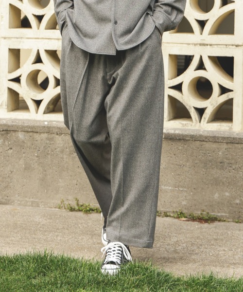 MR.OLIVE(ミスターオリーブ)の「PEACHSKIN STRETCH GABARDINE / 2TACK WIDE EASY PANTS(スラックス・メンズ・グレー/ネイビー・SMALL/MEDIUM/LARGE)」の15枚目の写真