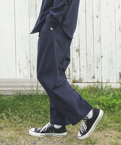 MR.OLIVE(ミスターオリーブ)の「PEACHSKIN STRETCH GABARDINE / 2TACK WIDE EASY PANTS(スラックス・メンズ・グレー/ネイビー・SMALL/MEDIUM/LARGE)」の11枚目の写真