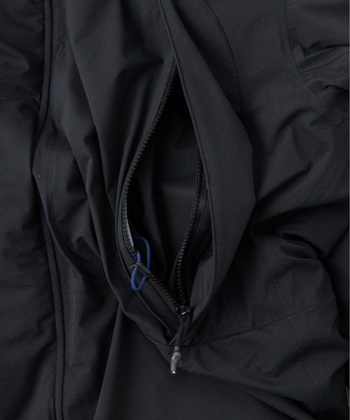 WILD THINGS（ワイルドシングス）の「ハイグレード モンスターパーカー│HIGH GRADE MONSTER PARKA（ダウンジャケット/コート・メンズ・ライトグレー/ブラック・M/L）」の8枚目の写真