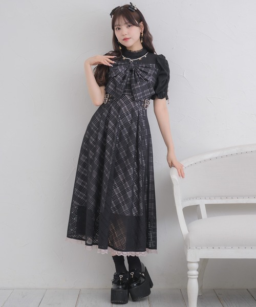 ROJITA(ロジータ)の「ビッグリボンポイントドッキングロングワンピース(ワンピース・レディース・ホワイト/ピンク/ブラック・FREE)」の2枚目の写真