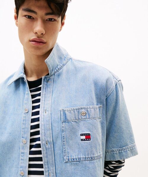 tommy jeans(トミー ジーンズ)の「デニムスケーターショートスリーブシャツ(シャツ/ブラウス・メンズ・インディゴブルー・LARGE/MEDIUM/SMALL/X-LARGE)」の2枚目の写真