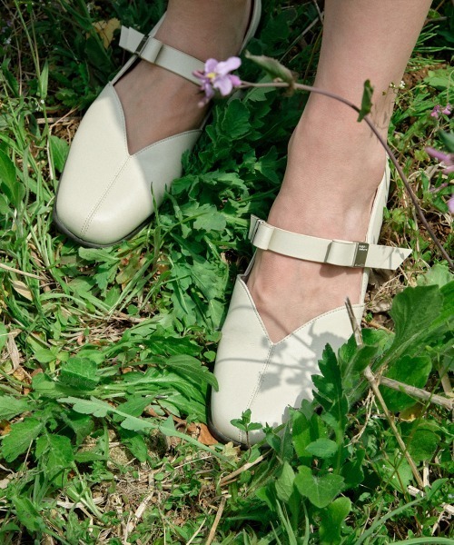ROCKFISH WEATHERWEAR（ロックフィッシュウェザーウェア）の「[X MINJUKIM] BLISS RIBBON SNEAKERS（バレエシューズ・レディース・ピンク/チャコール/ブラック/クリーム・25.0cm/24.5cm/24.0cm/23.5cm/23.0cm）」の18枚目の写真