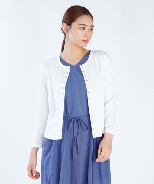 agnes b.(アニエスベー)の「オーガニックコットン 長袖 カーディガンプレッション "Le Petit"(カーディガン/ボレロ・レディース・ホワイト・1/3/2)」の3枚目の写真