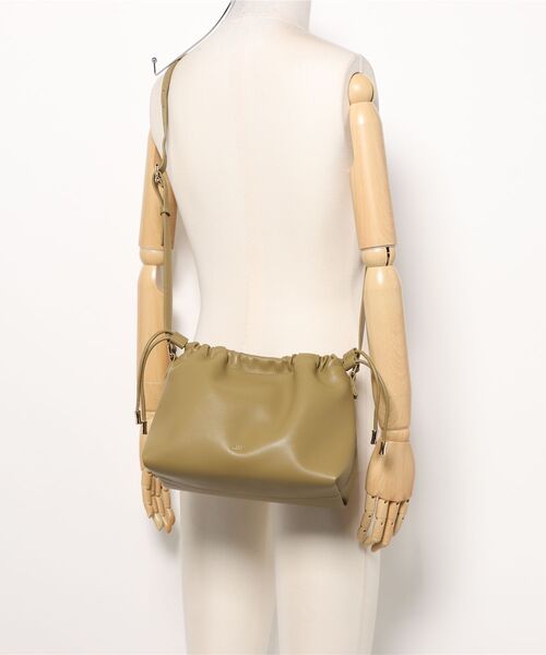 A.P.C.（アーペーセー）の「SAC NINON（トートバッグ・レディース・オリーブ/ブラック・ONESIZE）」の4枚目の写真