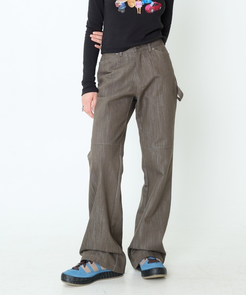 LUVISTRUE(ラヴイズトゥルー)の「CH TUCK BOOTSCUT PANTS(デニムパンツ・レディース・ブラック/ブラウン/ホワイト・SMALL/MEDIUM)」の9枚目の写真