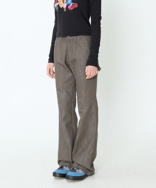 LUVISTRUE(ラヴイズトゥルー)の「CH TUCK BOOTSCUT PANTS(デニムパンツ・レディース・ブラック/ブラウン/ホワイト・SMALL/MEDIUM)」の16枚目の写真