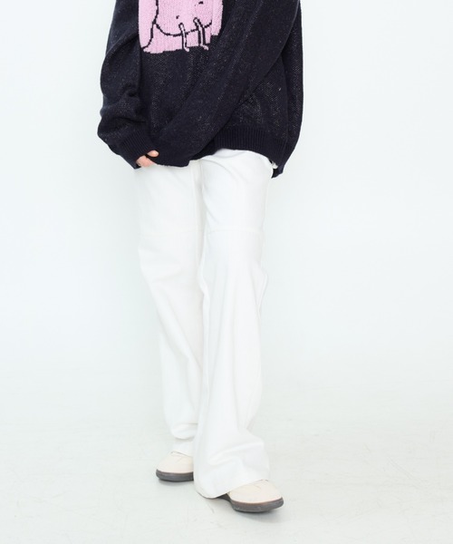 LUVISTRUE(ラヴイズトゥルー)の「CH TUCK BOOTSCUT PANTS(デニムパンツ・レディース・ブラック/ブラウン/ホワイト・SMALL/MEDIUM)」の7枚目の写真