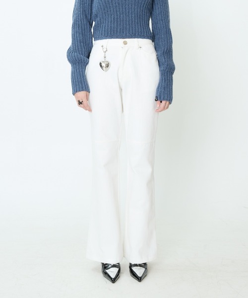 LUVISTRUE(ラヴイズトゥルー)の「CH TUCK BOOTSCUT PANTS(デニムパンツ・レディース・ブラック/ブラウン/ホワイト・SMALL/MEDIUM)」の13枚目の写真