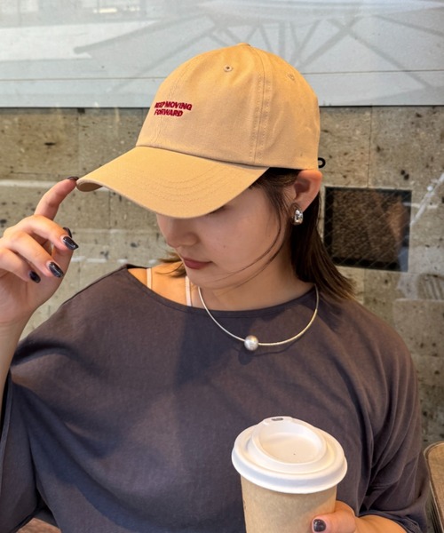 CIAOPANIC TYPY(チャオパニックティピー)の「後ろお花デザインキャップ(キャップ・レディース・ネイビー/ブルー/レッド/ベージュ/ブラウン・ONE SIZE)」の1枚目の写真