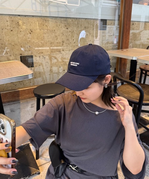 CIAOPANIC TYPY(チャオパニックティピー)の「後ろお花デザインキャップ(キャップ・レディース・ネイビー/ブルー/レッド/ベージュ/ブラウン・ONE SIZE)」の8枚目の写真