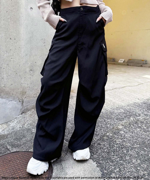 BACK TO THE FIELD（バック トゥー ザ フィールド）の「【MLB】タックカーゴパンツ（その他パンツ・レディース・グレー/ブラック/ブラウン・FREE）」の7枚目の写真