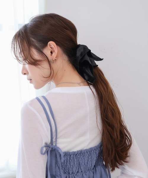 Bab（バブ）の「ボリュームリボン合皮スクエアシュシュ（シュシュ・レディース・ブラック/ブラウン/グレー・ONESIZE）」の9枚目の写真