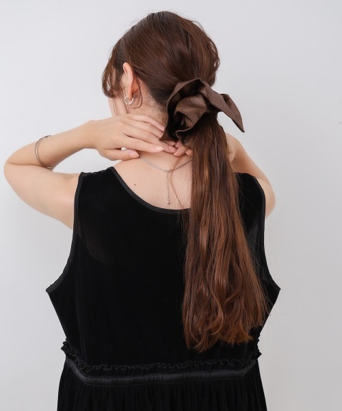 Bab（バブ）の「ボリュームリボン合皮スクエアシュシュ（シュシュ・レディース・ブラック/ブラウン/グレー・ONESIZE）」の17枚目の写真