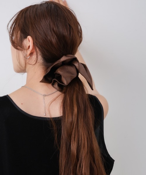 Bab（バブ）の「ボリュームリボン合皮スクエアシュシュ（シュシュ・レディース・ブラック/ブラウン/グレー・ONESIZE）」の15枚目の写真