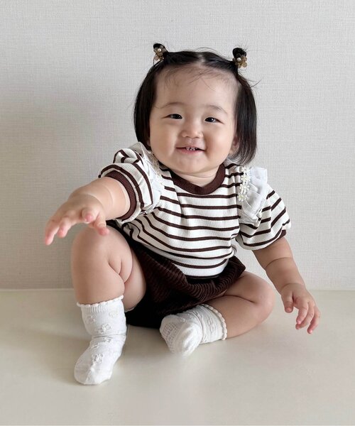 apres les cours（アプレレクール）の「【ジュニア対応】肩フリルフラワーモチーフTシャツ（Tシャツ/カットソー・キッズ・オレンジ/ブラウン/ピンク/グレー・80/90/100/110/120/130/140）」の10枚目の写真