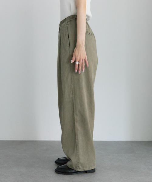 PUAL CE CIN(ピュアルセシン)の「テンセルコットンツータックパンツ(スラックス・レディース・チャコールグレー/ベージュ・FREE)」の9枚目の写真