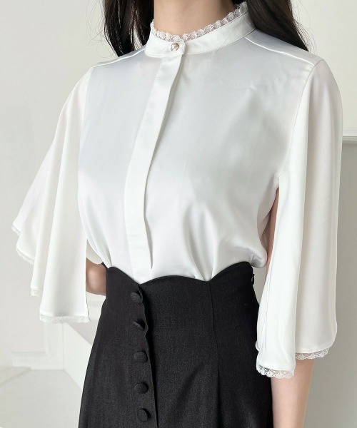an another angelus（アンアナザーアンジェラス）の「レース使いケープスリーブブラウス（シャツ/ブラウス・レディース・オフホワイト/ブルーグレー・FREE）」の5枚目の写真